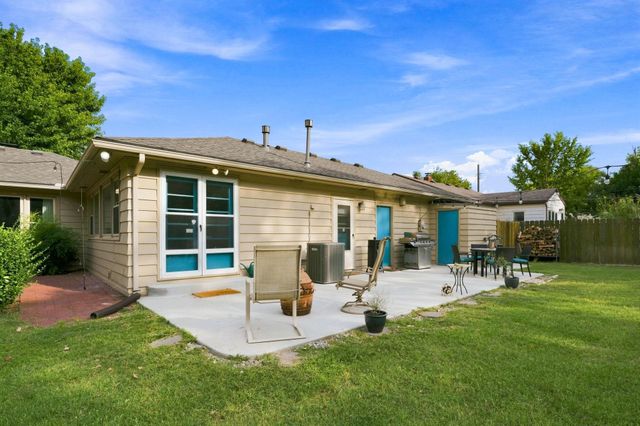 222 N Brookside St, Wichita, KS 67208