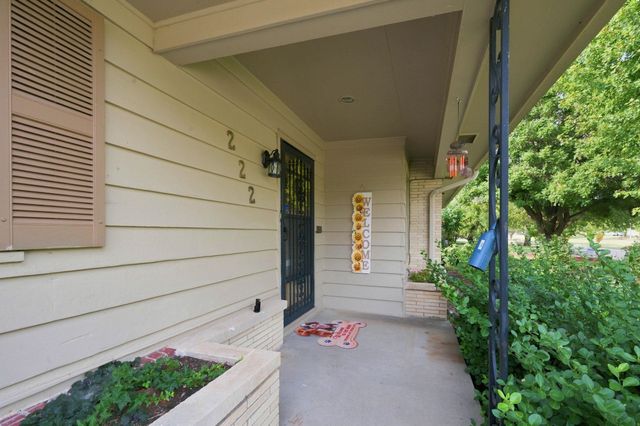 222 N Brookside St, Wichita, KS 67208