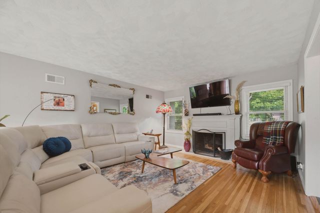 222 N Brookside St, Wichita, KS 67208