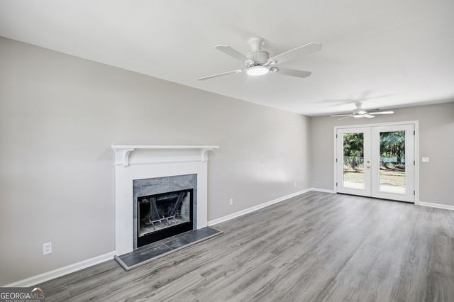 648 Honey Ridge Lane, Hinesville, GA 31313