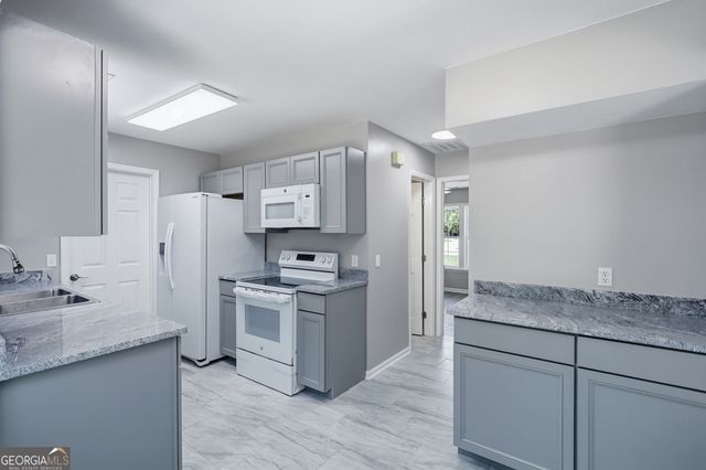 648 Honey Ridge Lane, Hinesville, GA 31313