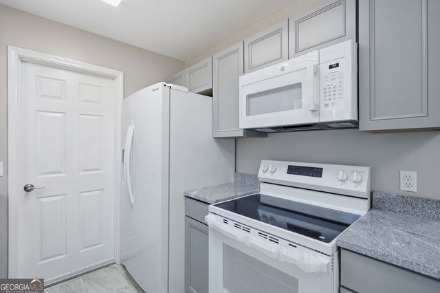 648 Honey Ridge Lane, Hinesville, GA 31313