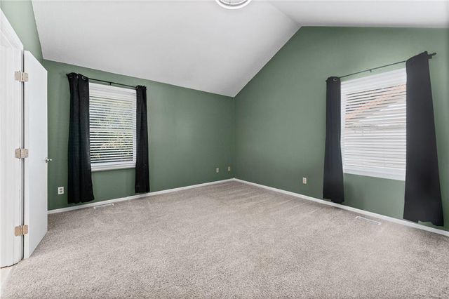 10902 N Harrison Street, Kansas City, MO 64155