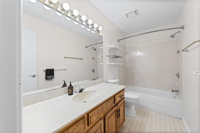 10902 N Harrison Street, Kansas City, MO 64155