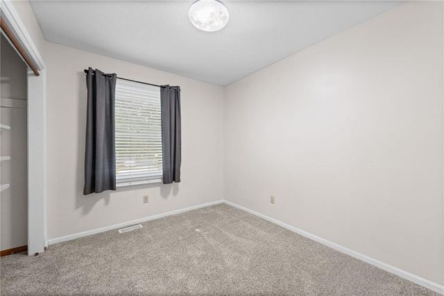 10902 N Harrison Street, Kansas City, MO 64155