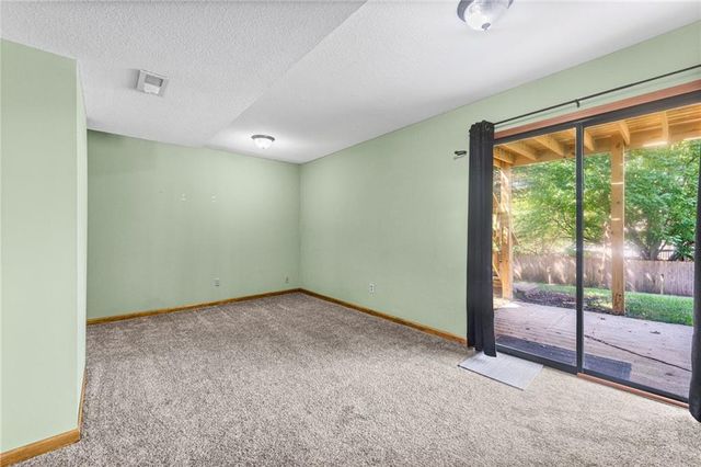 10902 N Harrison Street, Kansas City, MO 64155