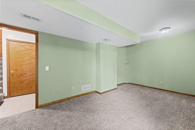 10902 N Harrison Street, Kansas City, MO 64155