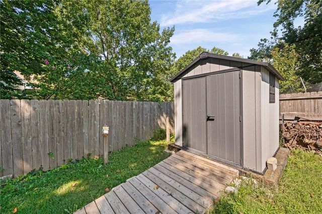 10902 N Harrison Street, Kansas City, MO 64155