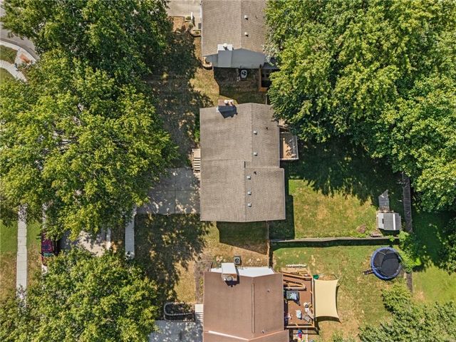 10902 N Harrison Street, Kansas City, MO 64155
