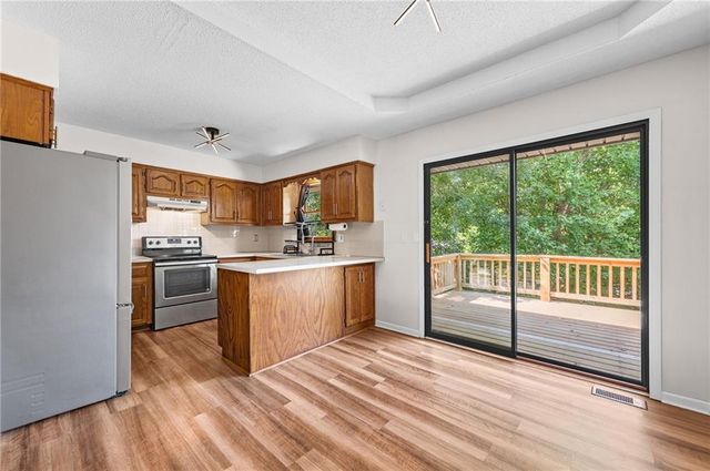 10902 N Harrison Street, Kansas City, MO 64155
