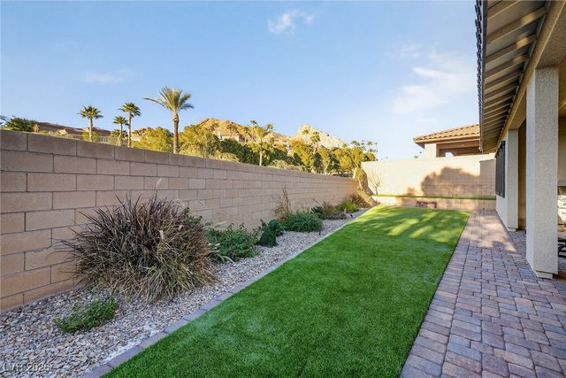 2 Barrio Alto Court, Henderson, NV 89011