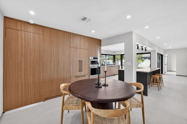 5801 NE 21st Road, Fort Lauderdale, FL 33308