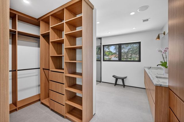 5801 NE 21st Road, Fort Lauderdale, FL 33308