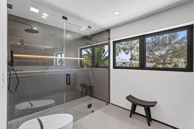 5801 NE 21st Road, Fort Lauderdale, FL 33308