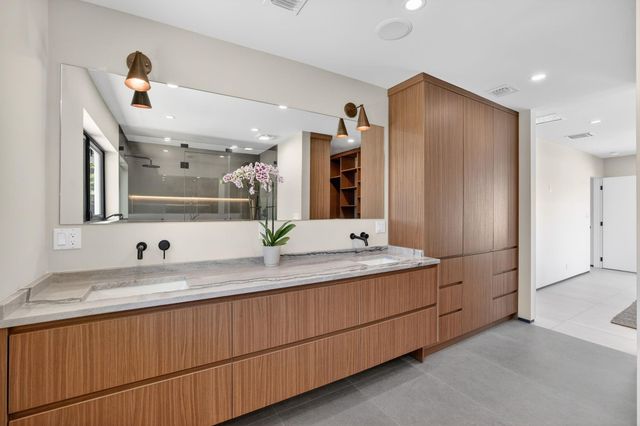 5801 NE 21st Road, Fort Lauderdale, FL 33308