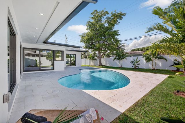 5801 NE 21st Road, Fort Lauderdale, FL 33308