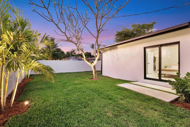 5801 NE 21st Road, Fort Lauderdale, FL 33308