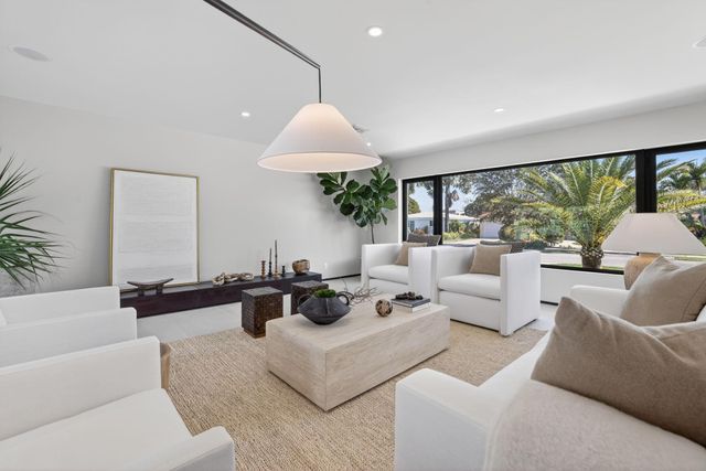 5801 NE 21st Road, Fort Lauderdale, FL 33308