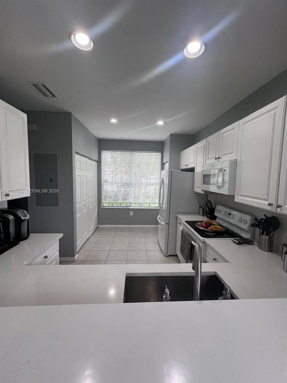 681 NW 42nd Ave, Plantation, FL 33317