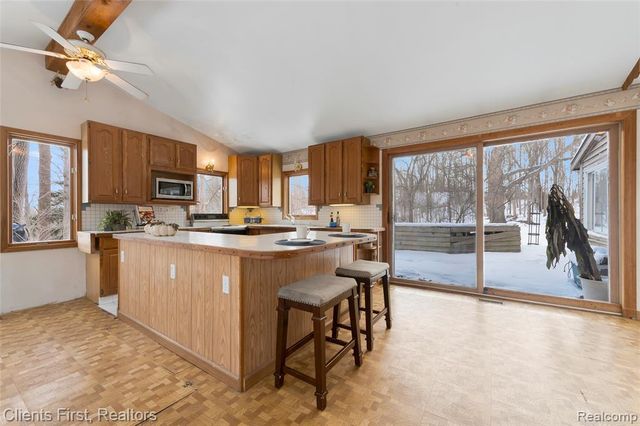 9985 Ford Road, Ypsilanti, MI 48198