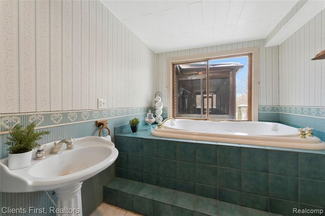 9985 Ford Road, Ypsilanti, MI 48198