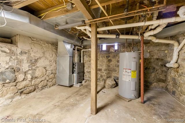 9985 Ford Road, Ypsilanti, MI 48198