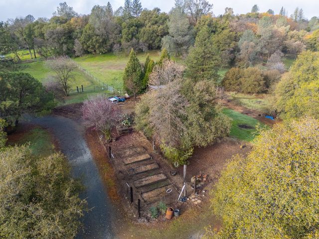 10988 Pleasant Valley Rd, Penn Valley, CA 95946