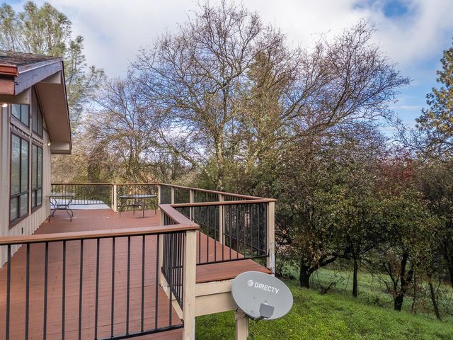 10988 Pleasant Valley Rd, Penn Valley, CA 95946