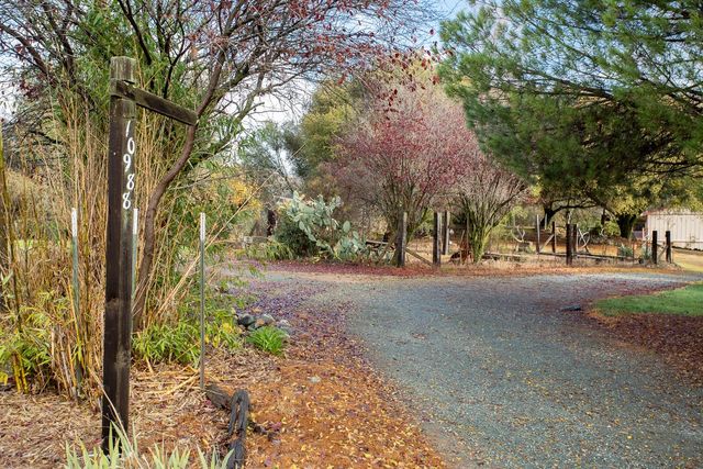 10988 Pleasant Valley Rd, Penn Valley, CA 95946