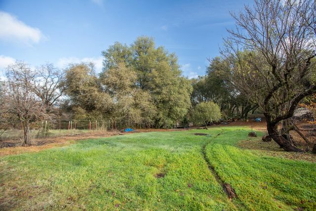 10988 Pleasant Valley Rd, Penn Valley, CA 95946