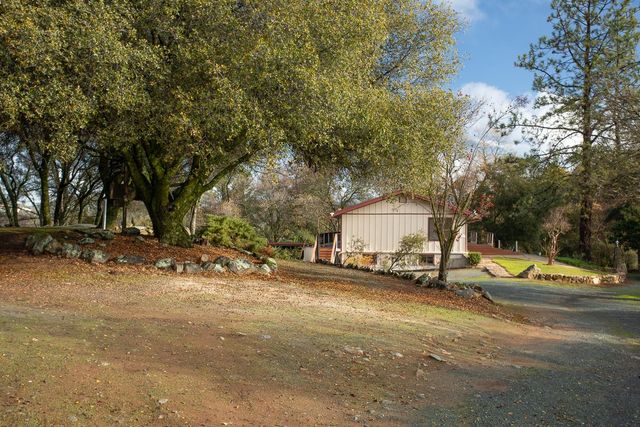 10988 Pleasant Valley Rd, Penn Valley, CA 95946