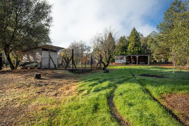 10988 Pleasant Valley Rd, Penn Valley, CA 95946