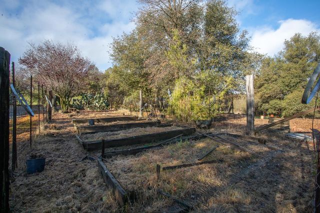 10988 Pleasant Valley Rd, Penn Valley, CA 95946