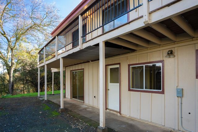 10988 Pleasant Valley Rd, Penn Valley, CA 95946