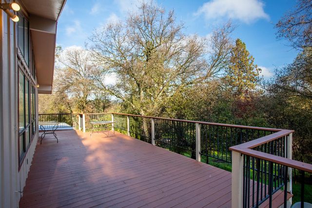 10988 Pleasant Valley Rd, Penn Valley, CA 95946