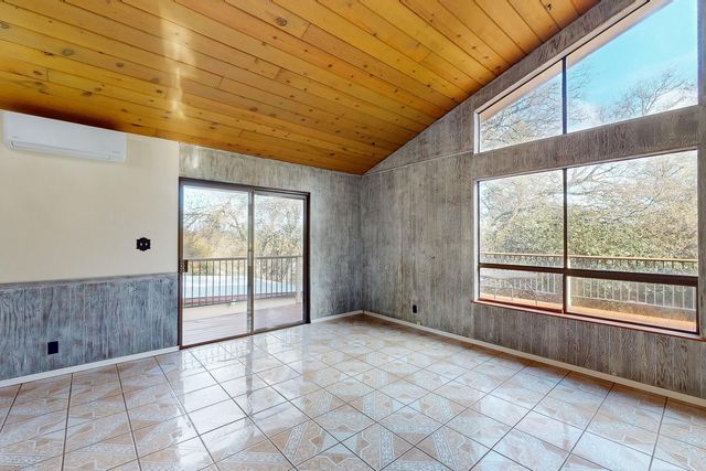 10988 Pleasant Valley Rd, Penn Valley, CA 95946