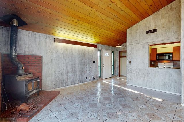 10988 Pleasant Valley Rd, Penn Valley, CA 95946