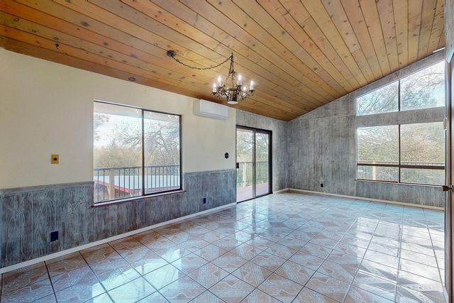 10988 Pleasant Valley Rd, Penn Valley, CA 95946