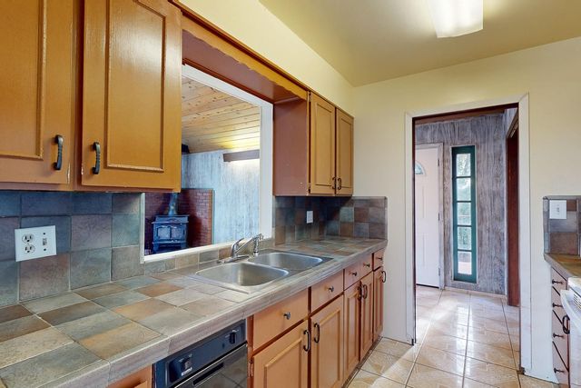 10988 Pleasant Valley Rd, Penn Valley, CA 95946