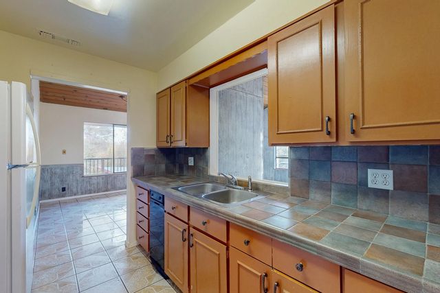 10988 Pleasant Valley Rd, Penn Valley, CA 95946