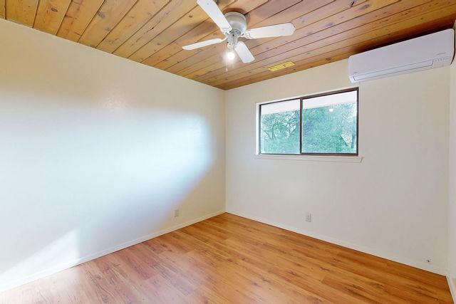 10988 Pleasant Valley Rd, Penn Valley, CA 95946