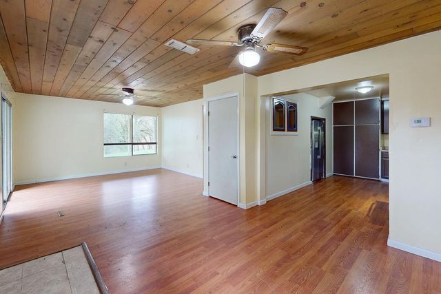 10988 Pleasant Valley Rd, Penn Valley, CA 95946