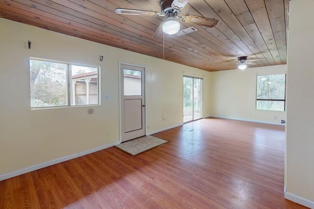 10988 Pleasant Valley Rd, Penn Valley, CA 95946