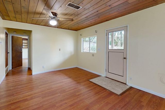 10988 Pleasant Valley Rd, Penn Valley, CA 95946