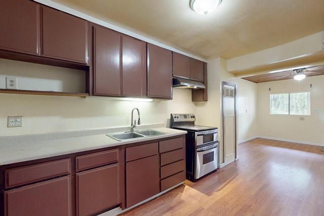 10988 Pleasant Valley Rd, Penn Valley, CA 95946