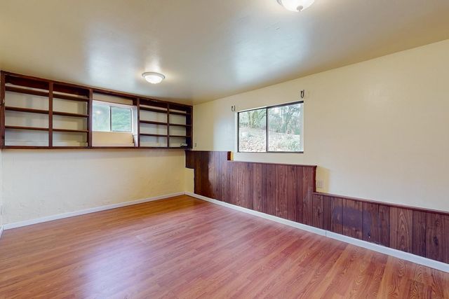 10988 Pleasant Valley Rd, Penn Valley, CA 95946