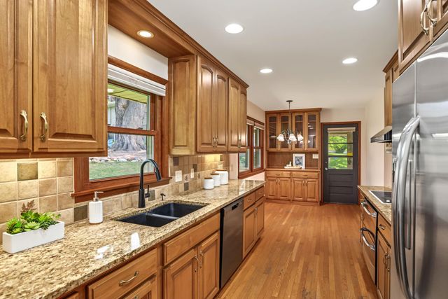 2918 Armour Terrace, Saint Anthony, MN 55418