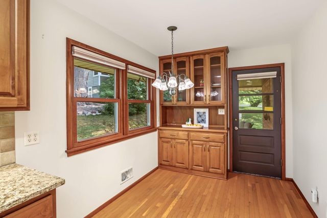 2918 Armour Terrace, Saint Anthony, MN 55418