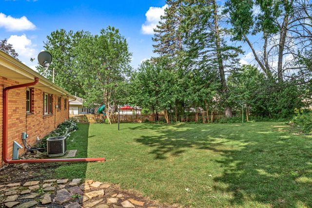 2918 Armour Terrace, Saint Anthony, MN 55418