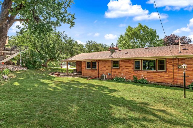 2918 Armour Terrace, Saint Anthony, MN 55418